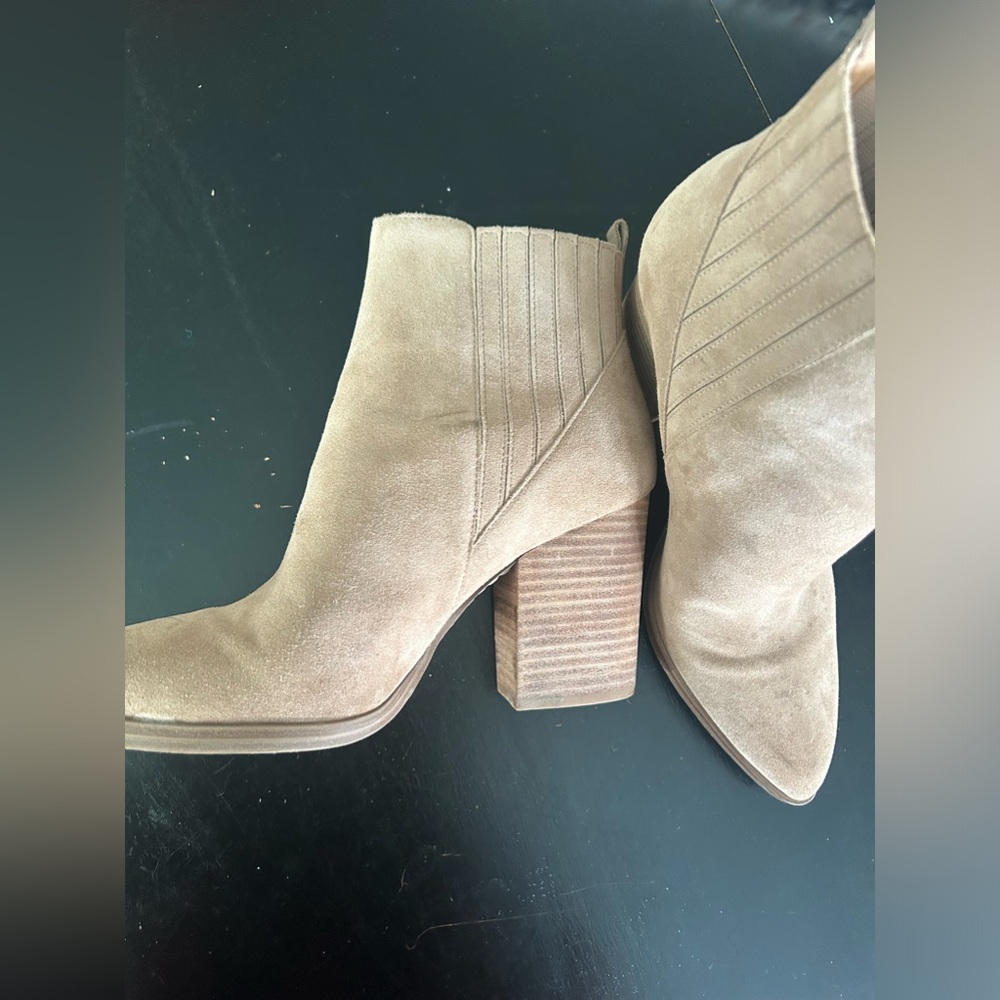 Marc Fisher brown heeled boots